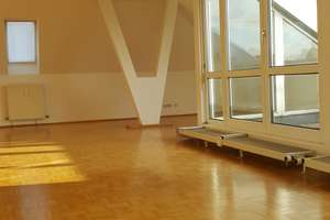 Wunderschöne Dachterrassenwohnung, 4 Zi.   grosses Wohnzimmer ca. 60 m²  2 Bäder  - Fernblick! - U 2 – 81673 Josephsburg, München – Vorschaubild 2