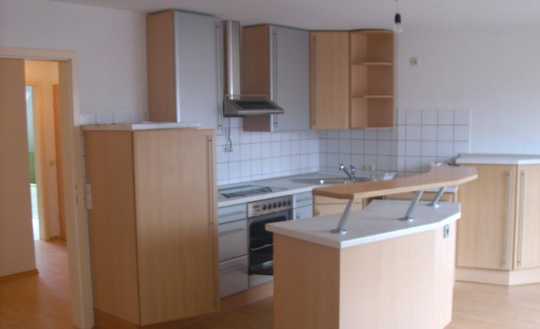 Schöne 2 Zimmer Dachgeschoss Whg. - 63 m²  4.Stock ohne Aufzug
TG Platz 270000,-€