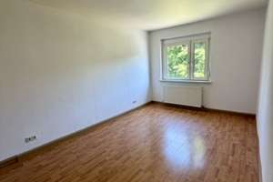 Lebendiges Stadtwohnen: 3-Zimmer-Wohnung in Untertürkheim – Sattelstraße 85, 70327 Untertürkheim (Ortsteil), Stuttgart – Vorschaubild 2