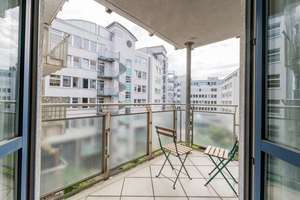 Temporary housing; fully furnished; modern and bright apartment in AAA location – Alte Jakobstr. 77A, 10179 Mitte (Ortsteil), Berlin – Vorschaubild 5