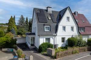 Einfamilienhaus mit Einliegerwohnung, großem Grundstück und moderner Ausstattung in Schönau!
