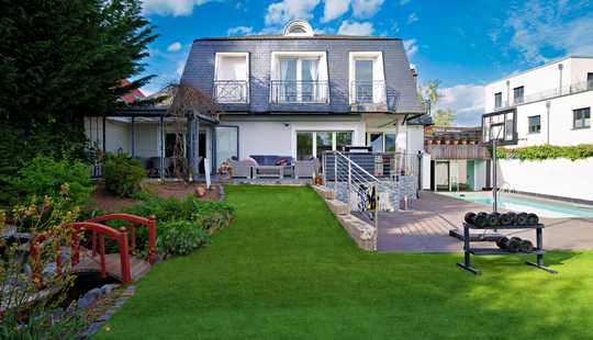 Bild von MAINTAL-DÖRNIGHEIM: Exklusive Villa mit Sauna, Pool, Wintergarten und separater Einliegerwohnung!