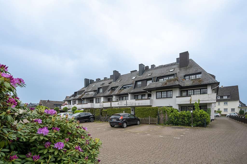 Immobilie in Delmenhorst - Vermietete 2-Zimmer-Wohnung mit Loggia und festem Stellplatz - Bild 1