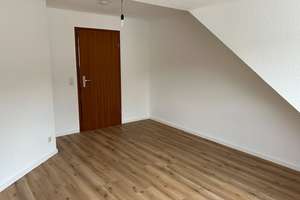 Gemütliche 2 Zimmer-DG-Wohnung mit 2 Stellplätzen im beliebten Mainz- Laubenheim – Oppenheimer Straße 0, 55130 Laubenheim, Mainz – Vorschaubild 11
