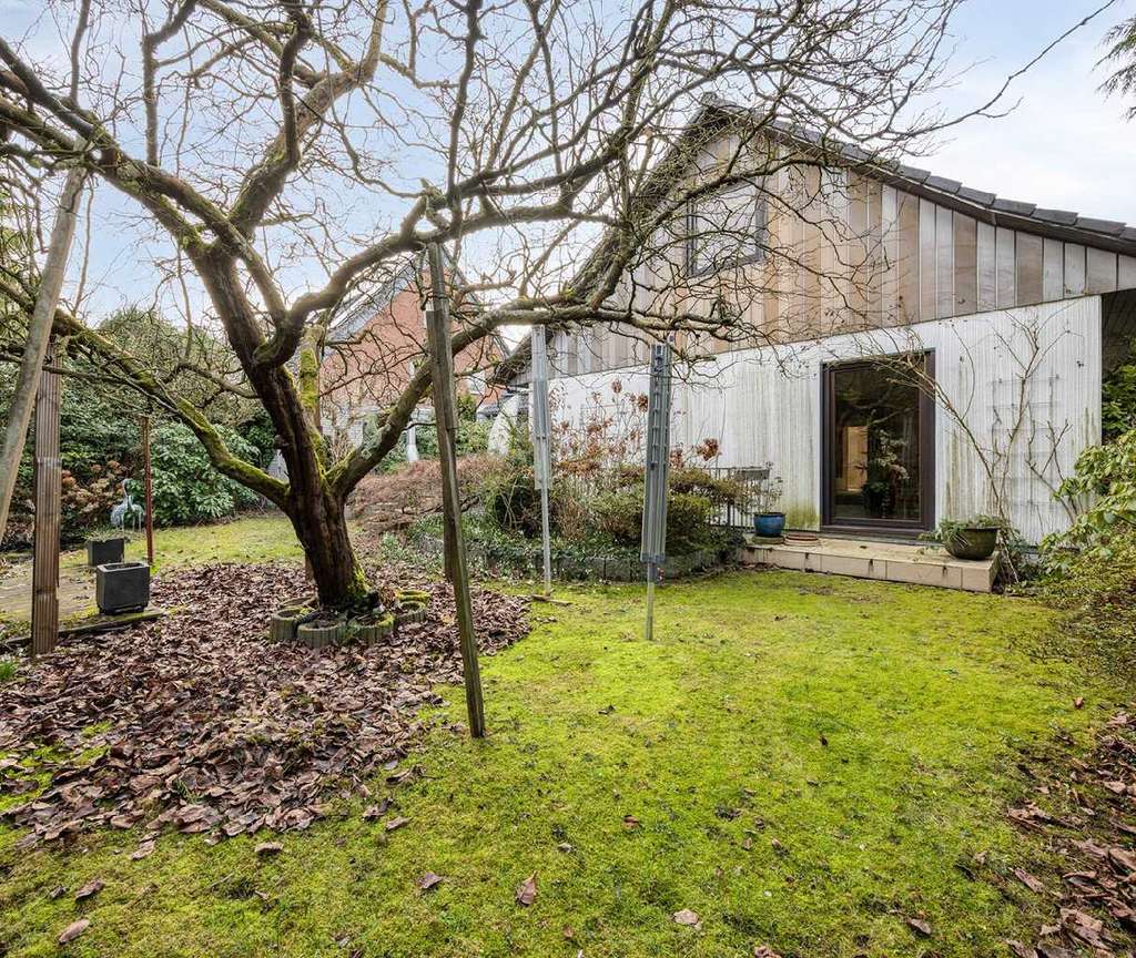 Immobilie in Ratingen - Freistehendes Einfamilienhaus mit Doppelgarage und großzügiger Wohnfläche in Rating - Bild 4