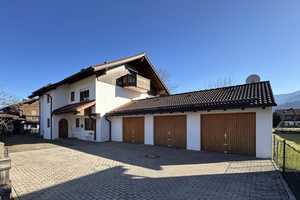 Großweil - Gepflegtes Mehrfamilienhaus in ruhiger Zentrumslage – Garmisch-Partenkirchen (Kreis) – Vorschaubild 1