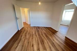 Wohnen mit Charakter: 3-Zimmer-Dachgeschosswohnung in Kassel-Süd direkt am Weinberg