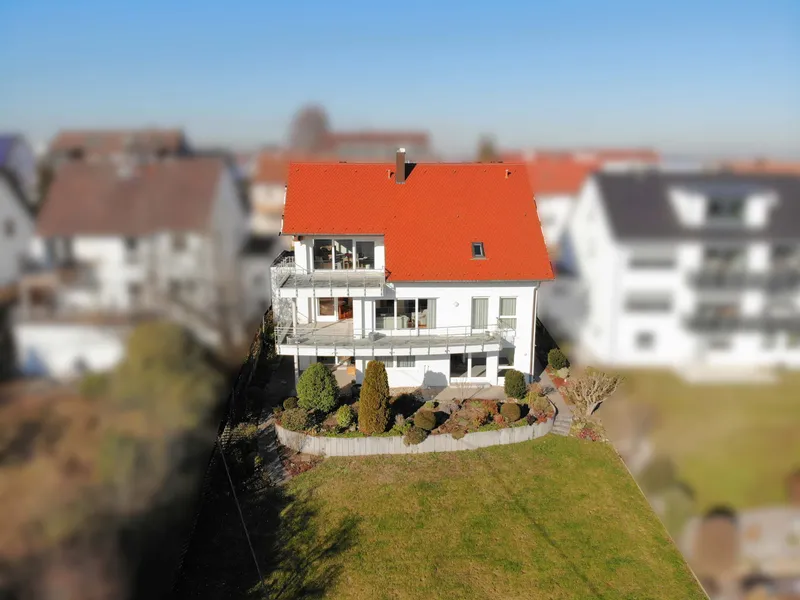 3-unit Zweifamilienhaus mit Einliegerwohnung – Leonberg-Höfingen – Garten & Aussicht - 2