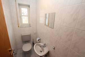 Haus in Haus ERLEBNIS, toll und großzügig über zwei Ebenen samt eigenem Garten mit 250 m2, Garage !! – Irminswindstr. 38, 94094 Rotthalmünster – Vorschaubild 16