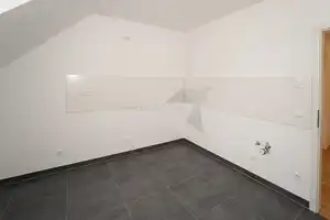 !! Nachmieter gesucht !! Moderne 3 Raum DG-Whg. mit Balkon, Aufzug und tollem Bad in C-Bernsdorf – Stadlerstraße 13, 9126 Chemnitz – Vorschaubild 11
