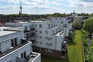 Moderne Wohnung mit großem Westbalkon und Aufzug! Sofort frei! – Kiel – Vorschaubild 1