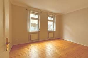 Stilvoll sanierte 3-Zimmer-Altbauwohnung mit privatem Innenhof in ruhiger Wohnlage in Frankfurt-Nied – 65934 Nied, Frankfurt am Main – Vorschaubild 8