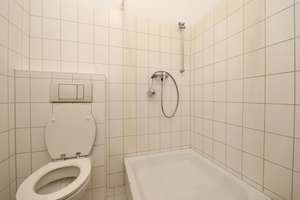 RUHIGER RÜCKZUGSORT IN BELIEBTER KIEZ-LAGE - NETTE COMMUNITY - BALKON MIT BLICK INS GRÜNE – Weserstr. 203 aa, 12047 Neukölln (Ortsteil), Berlin – Vorschaubild 10