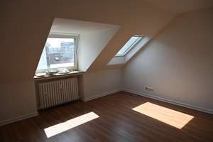 Attraktive, frisch sanierte und helle 3-Zimmer DG Wohnung (4. OG) im unteren Gründerzeitviertel – Goethestraße 7, 41061 Eicken, Mönchengladbach – Vorschaubild 4
