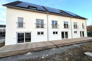 Neu zur Miete: Energieeffizientes Reihenhaus mit 6 Zimmern in Weinsberg zum Erstbezug – Die vollständige Adresse der Immobilie erhältst du vom Anbieter., 74189 Weinsberg – Vorschaubild 1