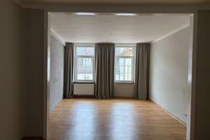 5-Zimmer-Wohnung mit Einbauküche und Balkon im Herzen der Altstadt