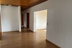 Vollständig renovierte 4,5-Zimmer-Wohnung mit Balkon und Einbauküche in Leonberg – Die vollständige Adresse der Immobilie erhältst du vom Anbieter., 71229 Leonberg – Vorschaubild 13