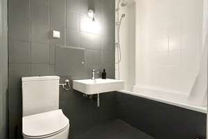 Modernisierte 2 Zimmer Whg, 5 Etage mit schönem Ausblick und Balkon, zentral und ruhig gelegen – Münsterstraße 8, 55116 Altstadt, Mainz – Vorschaubild 12