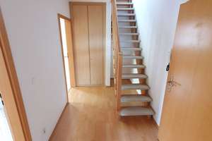 Balkon, TG-Stellplatz, Aufzug - Helle 3-Zimmer-Maisonette Baujahr 98 mit Tageslichtbad und Parkett! – Bärengasse a.A., 7747 Lobeda-Altstadt, Jena – Vorschaubild 13