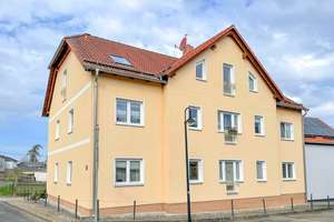 Top gepflegtes Mehrfamilienhaus in idyllischer Lage - 7,8 % Sollrendite – Die vollständige Adresse der Immobilie erhältst du vom Anbieter., 7955 Auma – Vorschaubild 2