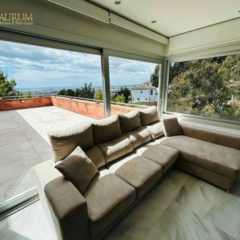 UNVERGLEICHLICHES FREISTEHENDES CHALET MIT 5 STOCKWERKEN IN PUERTO DE LA TORRE