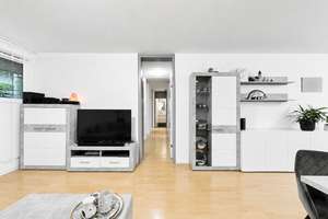 Ihr barrierefreier Wohlfühlort! Wunderschöne 3,5 Zi- Erdgeschosswohnung in Bestlage am Eichenhain – Die vollständige Adresse der Immobilie erhältst du vom Anbieter., 70619 Sillenbuch (Ortsteil), Stuttgart – Vorschaubild 2