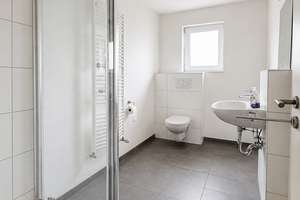 Großzügiges 7-Zimmer-Reiheneckhaus mit Garten und Terrasse in Saarbrücken-St. Arnual – Die vollständige Adresse der Immobilie erhältst du vom Anbieter., 66119 Sankt Arnual, Saarbrücken – Vorschaubild 9