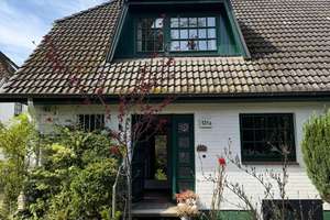 Geräumige 6-Zimmer Doppelhaushälfte in Hamburg-Volksdorf mit Garten – Farmsener Landstraße 131a, 22359 Volksdorf, Hamburg – Vorschaubild 3