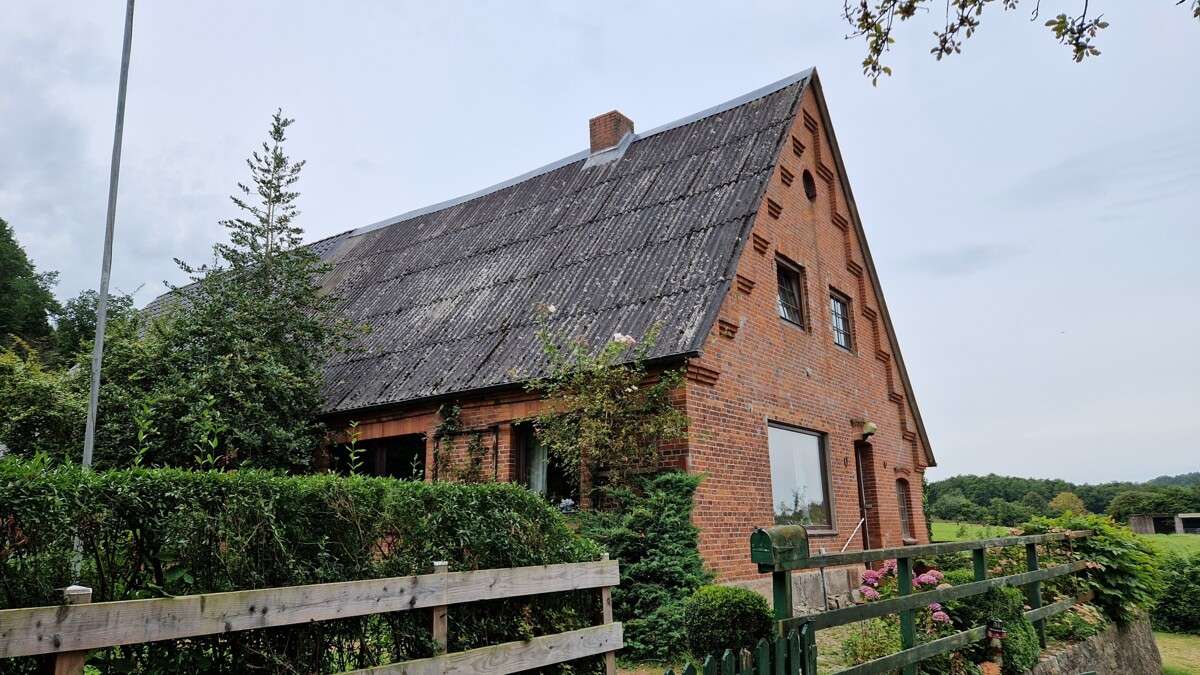 Renovierungsbedürftiges Einfamilienhaus in Westensee – großes Traumgrundstück mit viel Potenzial, Rendsburg Eckernförde Kreis – Bild 1