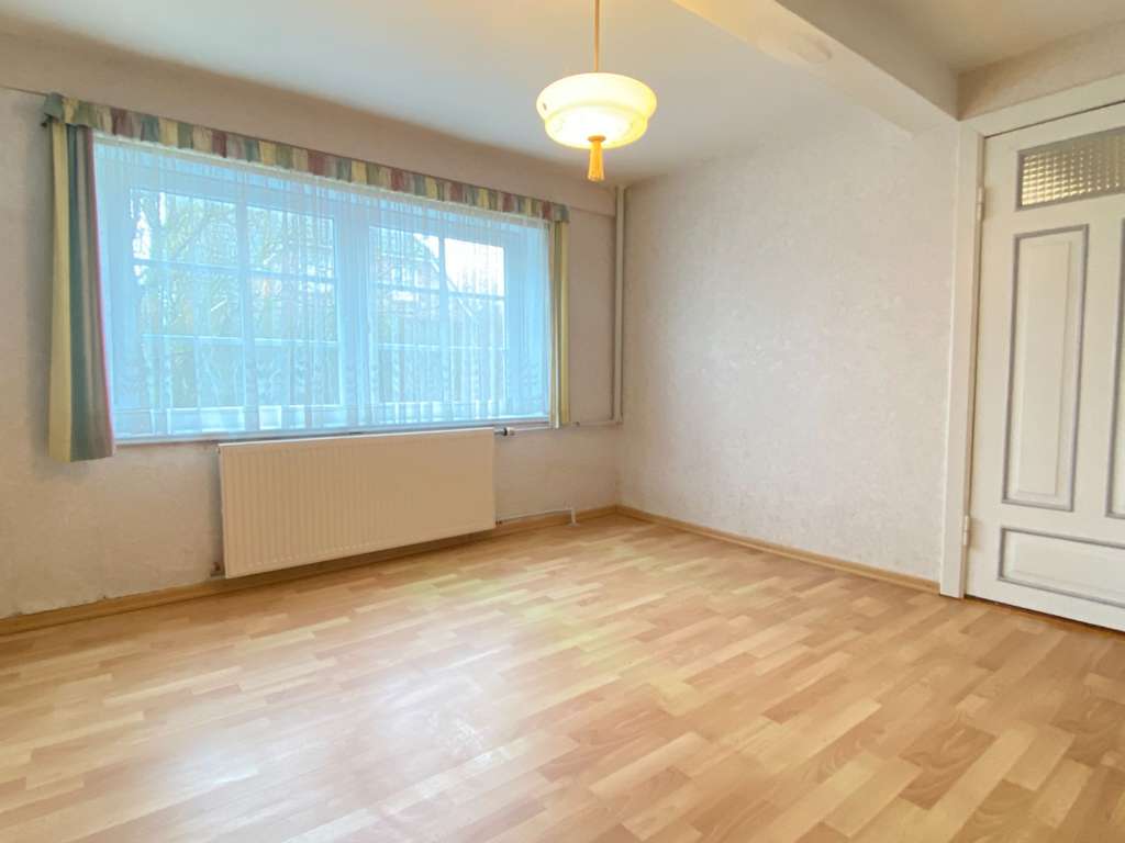 Immobilie in Oldsum - Ehemaliges Bauernhaus unter Reet möchte aus dem Dornröschenschlaf geweckt werden! - Bild 4