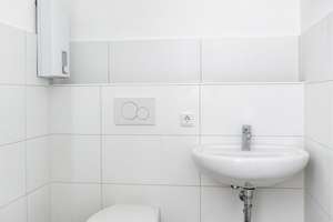 HELLE, ATTRAKTIVE 3-ZIMMER WOHNUNG, KÜCHE UND TIEFGARAGENSTELLPLATZ. DIREKT VON EIGENTÜMER – Kleinreuther Weg 76, 90408 Uhlandstraße, Nürnberg – Vorschaubild 11