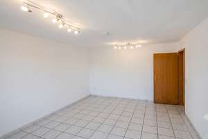 Helle 3,5-Zimmer-Wohnung mit Balkon ins Grüne, Tageslichtbad & Tiefgaragenstellplatz – 67065 Mundenheim, Ludwigshafen am Rhein – Vorschaubild 4