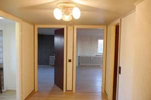 Duisburg-Fahrn: Großzügige 3-Zimmer-Wohnung im Dachgeschoss – Die vollständige Adresse der Immobilie erhältst du vom Anbieter., 47179 Fahrn, Duisburg – Vorschaubild 4