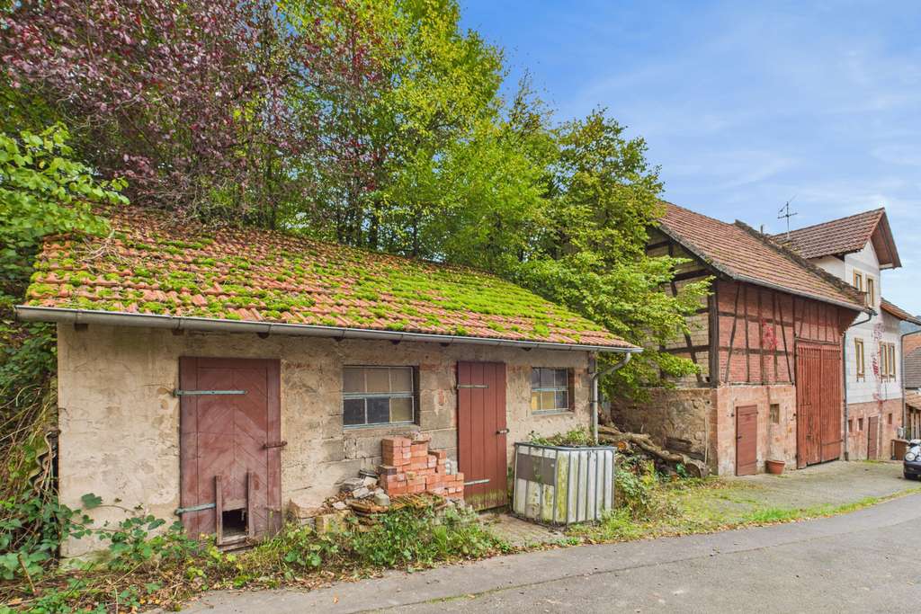 Immobilie in Biebergemünd - Charmantes ökologisches Fachwerkhaus mit Scheune und modernem Hydro-Kamin-System - Bild 3