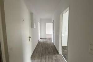 Helle 3 Zimmer Wohnung mit Südbalkon in Bremerhaven-Surheide – Carsten-Lücken-Straße 137, 27574 Surheide, Bremerhaven – Vorschaubild 1