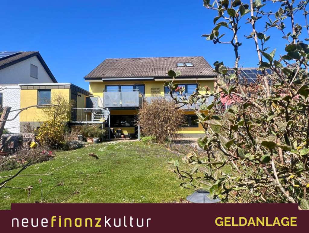 Immobilie in Römerstein - Großzügiges Familienhaus mit besonderem Flair, Studio & sonnigem Garten in Römerstein - Bild 1