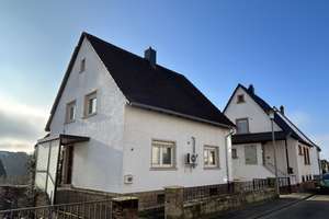 BIETERVERFAHREN - PROVISIONSFREI für Käufer - Renovierungsbedürftiges Einfamilienhaus mit Garten – Die vollständige Adresse der Immobilie erhältst du vom Anbieter., 67731 Otterbach – Vorschaubild 1