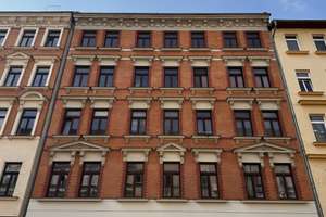 "Über den Dächern Leipzigs: Freie Wohnung im 3. OG mit Balkon & neuem Parkett"