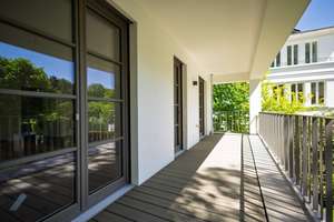 Wo Lage und Baukunst verschmelzen -
Ein Zuhause, so besonders wie Blankenese! – Die vollständige Adresse der Immobilie erhältst du vom Anbieter., 22587 Blankenese, Hamburg – Vorschaubild 4