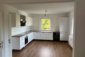 Helle 3-Zimmer-Wohnung im sanierten Altbau: großer Balkon, Garten, Garage, Wärmepumpe, Energie-Kl. B – 97082 Steinbachtal, Würzburg – Vorschaubild 4