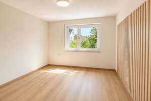 Viel Platz & Potenzial: Zwei- bis Dreifamilienhaus mit großem Garten – Die vollständige Adresse der Immobilie erhältst du vom Anbieter., 89079 Einsingen, Ulm – Vorschaubild 7