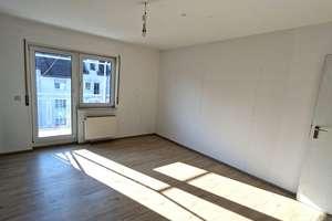 Helle, gemütliche 3 ZKB Wohnung mit 2 Balkonen, Tiefgaragenstellplatz und Aufzug – 67067 Maudach, Ludwigshafen am Rhein – Vorschaubild 6