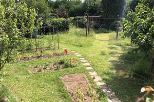 Attraktives Wohnhaus mit zwei getrennten Wohnungen, Garagen und herrlich großem, sonnigen Garten. – Die vollständige Adresse der Immobilie erhältst du vom Anbieter., 76476 Bischweier – Vorschaubild 13