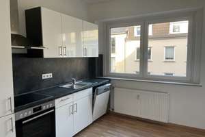 *Charmante 2-Zimmer-Wohnung mit Balkon und Einbauküche* – Geibelstr. 8, 47057 Neudorf-Nord, Duisburg – Vorschaubild 2