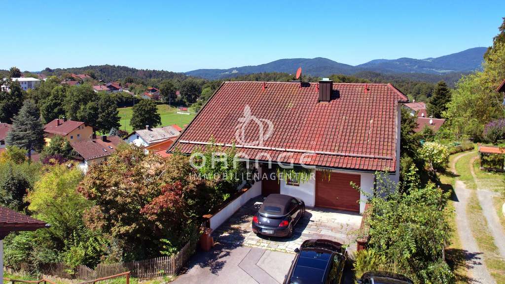 Immobilie in Thurmansbang - ***Charmantes Landhausjuwel mit viel Platz und traumhaftem Fernblick a. d. Sonnenwald!!*** - Bild 1