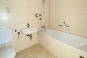 2-Zimmer-Wohnung mit Balkon und Einbauküche in toller Lage – Freischützstraße 24, 81927 Englschalking, München – Vorschaubild 2