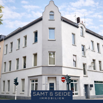 Sanierungsbedürftiges Mehrfamilienhaus mit 7 WE und 1 GE in guter Lage von Krefeld.