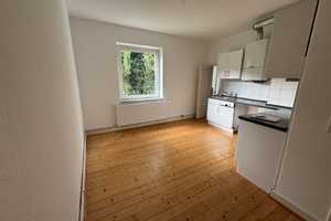 KUNZE: 2-Zimmer Wohnung in Döhren mit Küche! – Suthwiesenstr. 33-45, 30519 Hannover – Vorschaubild 3