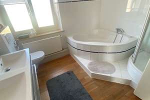 1-2 Fam.-Wohnhaus mit schönem Grundstück nähe des Zentrums ** Gepflegt  und gedämmt ** Top ** – Die vollständige Adresse der Immobilie erhältst du vom Anbieter., 92655 Grafenwöhr – Vorschaubild 4