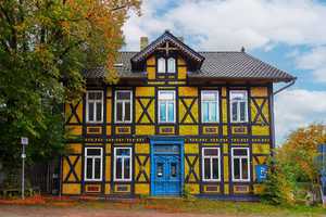 Einzigartige Atmosphäre: Fachwerkvilla zwischen Tradition und Moderne mit weitläufigem Garten – Hildesheim (Kreis) – Vorschaubild 1